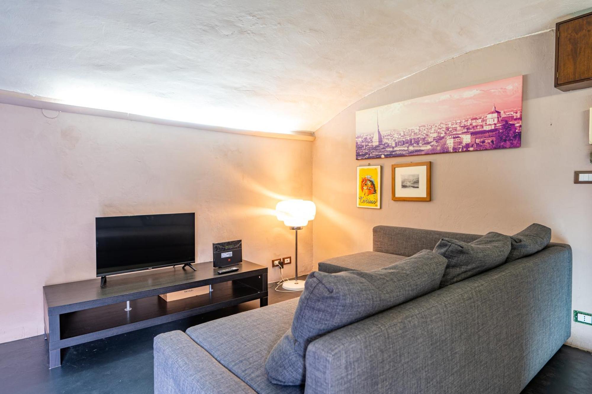 Loft Verga, Cuore E Stile In Centro A Torino Buitenkant foto